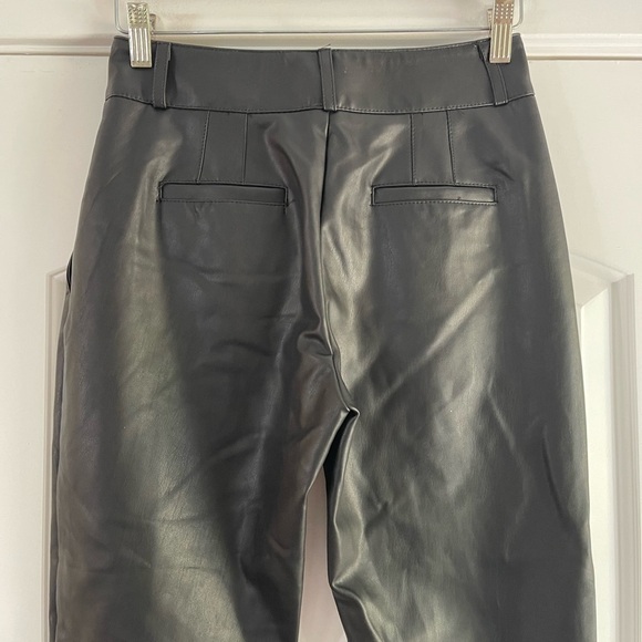 Banana Republic Petite High Rise Tapered Vegan Leather Pant - 0P - Picture 7 of 8